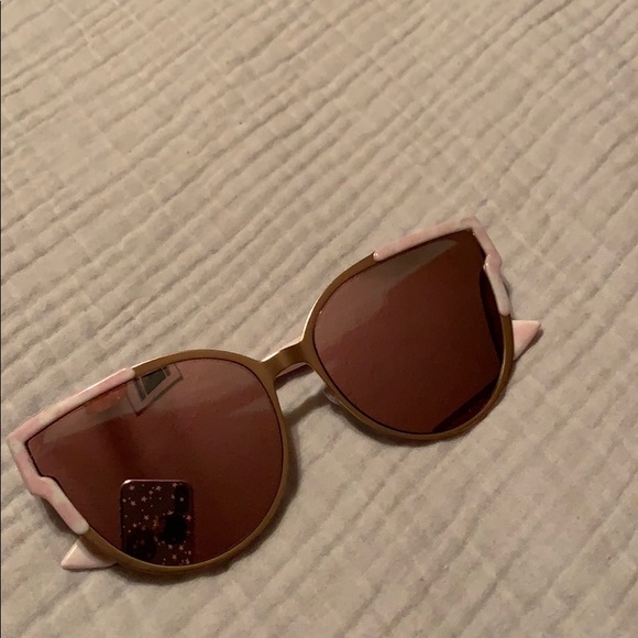 Accessories - Sunglasses